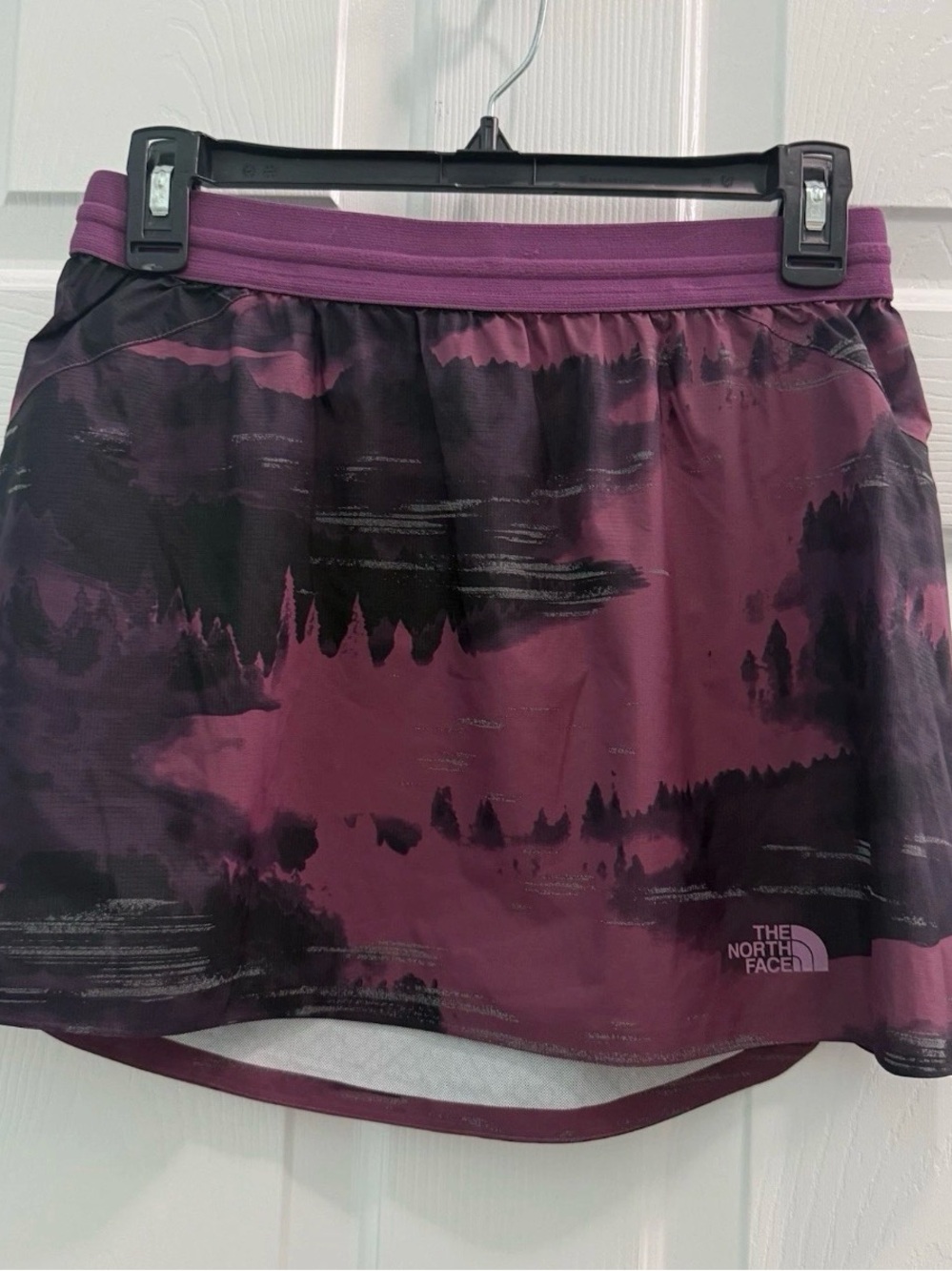 The North Face Women's Size S Flight Trail Amaranth Purple Reflective Fog Skirt